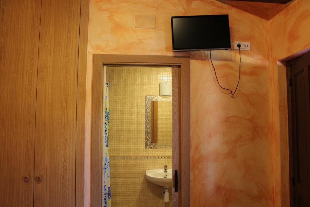 Pensión Media Luna Andorra Exterior foto